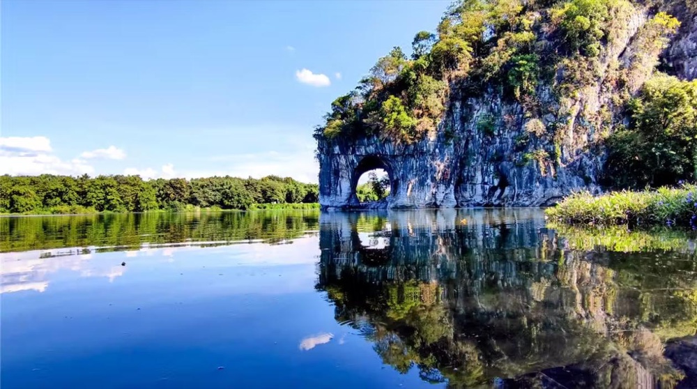 Arrival in Guilin, Elephant Trunk Hill & East-West Street