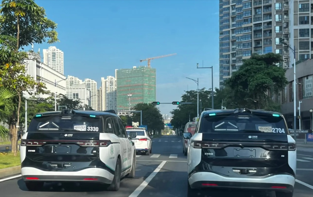 Autonomous Robotaxi Ride & OCT-LOFT Departure